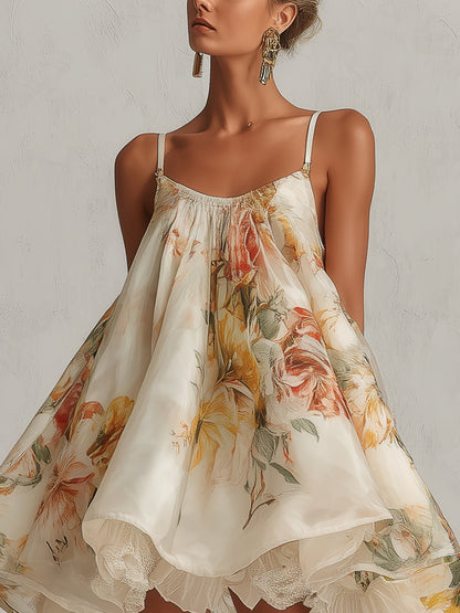 Laurent | Minivestido trapecio de organza floral beige con cenefa de encaje