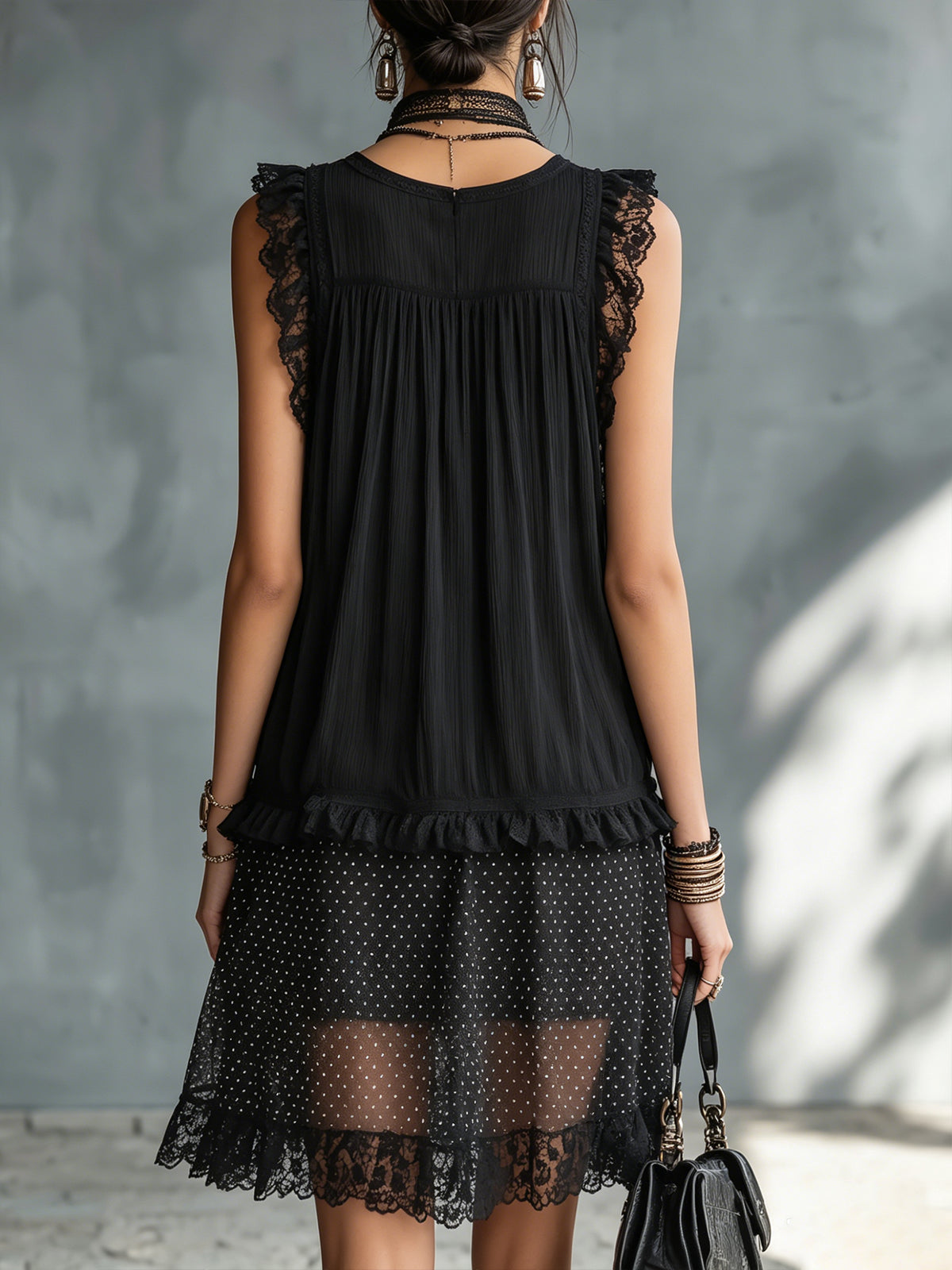Laurent | Minivestido de topos con volantes y cenefa de encaje negro