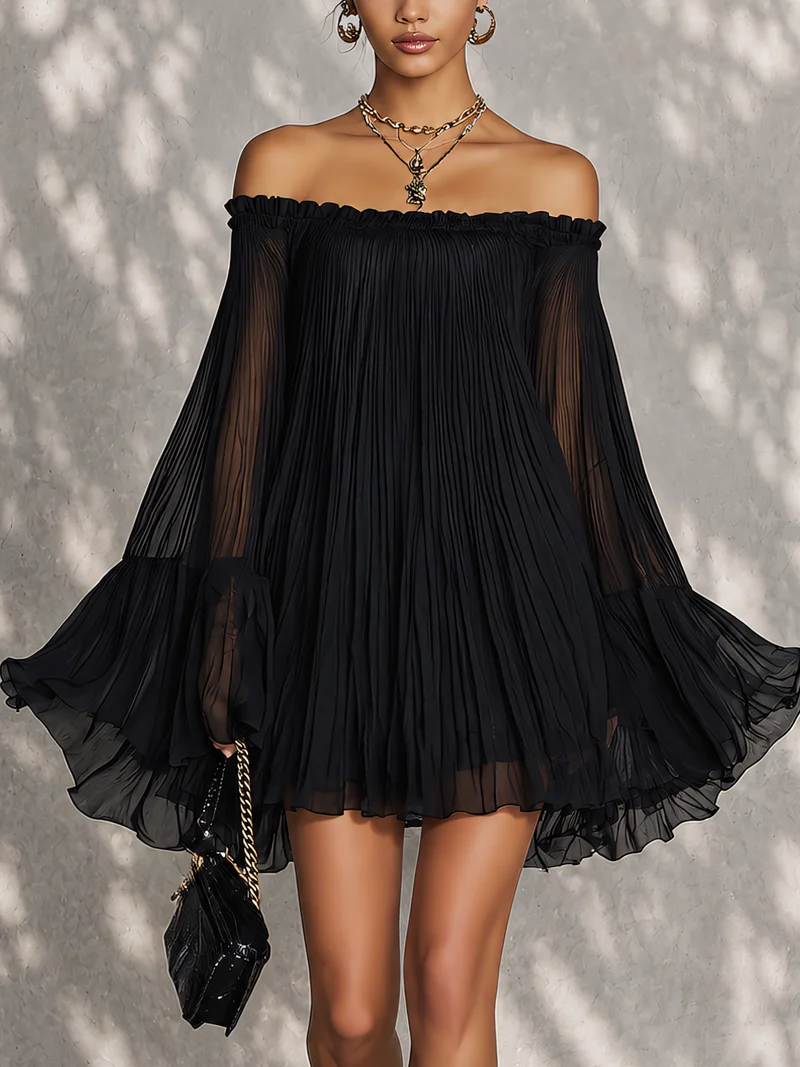 Laurent | Minivestido negro con mangas campana y hombros descubiertos